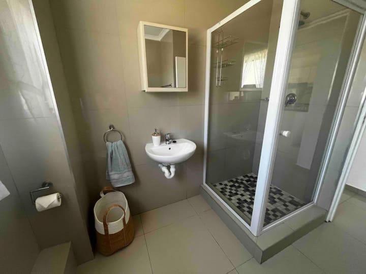 Apartamento Modern 2 Bedroom Close To Shops & Gordonʼs Bay